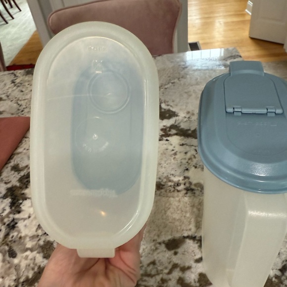 Tupperware Slim Line Refrigerator Pitchers - Picture 11 of 11